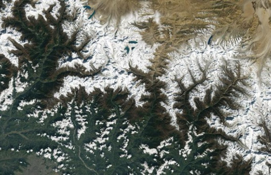 NASA publikon imazhet e Tokës të marra nga sateliti Landast 9 që tregojnë ndryshimet klimatike
