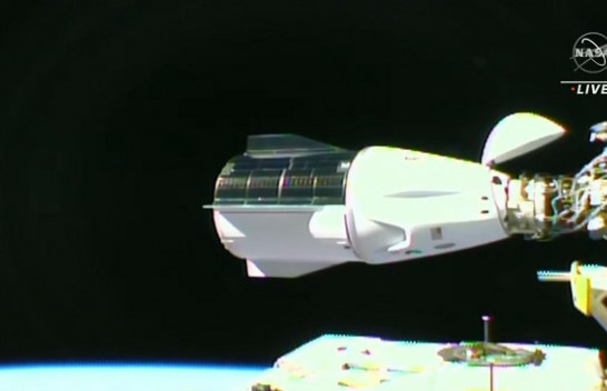 Mbërrin në Stacionin Hapësirës ekuipazhi me katër astronautë