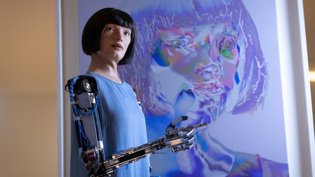 Njihuni me robotin që mund të shkruajë poezi dhe të krijojë vepra arti