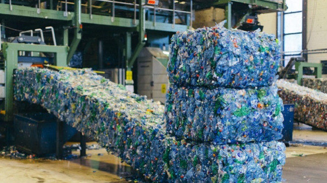 Pse duhet të riciklojmë mbetjet e plastikës?