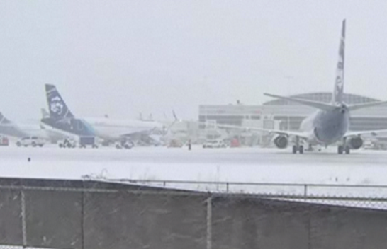 Stuhia e borës anulon fluturimet në aeroportin e Seattle në SHBA