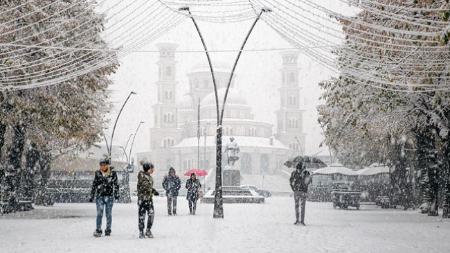 Temperatura deri në -17 gradë Celsius, mbyllen shkollat në Shqipëri