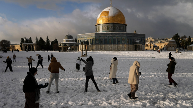 Në foto: Jerusalemi bëhet 'i bardhë', pas reshjeve të rralla të borës