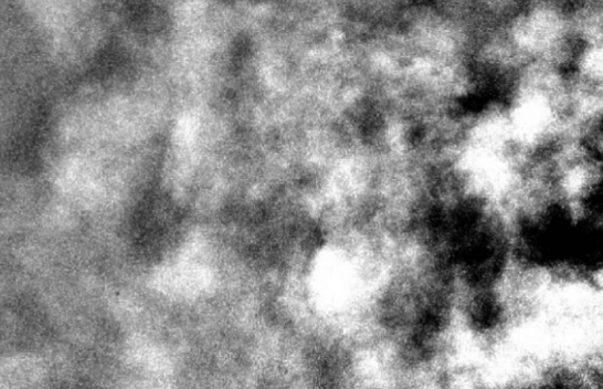 Roveri Curiosity fotografon retë në qiellin e Marsit