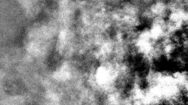 Roveri Curiosity fotografon retë në qiellin e Marsit