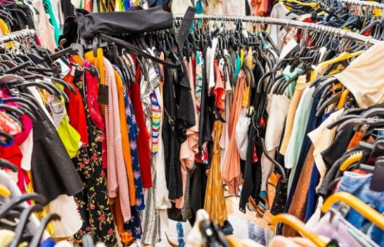 BE: Moda e shpejtë do të mbajë përgjegjësi për cilësinë e veshjeve, kimikatet toksike dhe mbetjet!