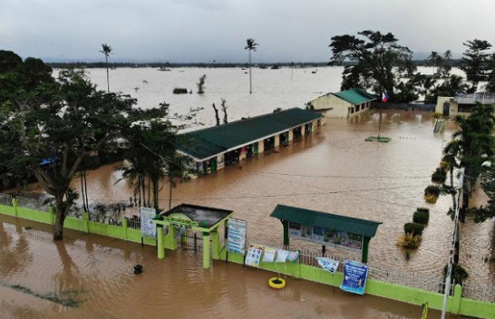 Stuhia tropikale Megi godet Filipinet, duke lënë të paktën 123 të vdekur e dhjetëra të zhdukur