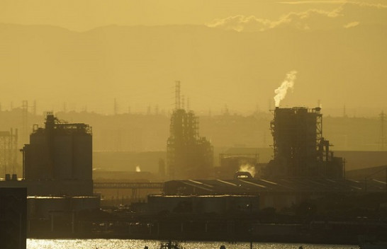 Japonia planifikon 156 miliardë dollarë mbështetje për investime në 'emetime zero të karbonit'