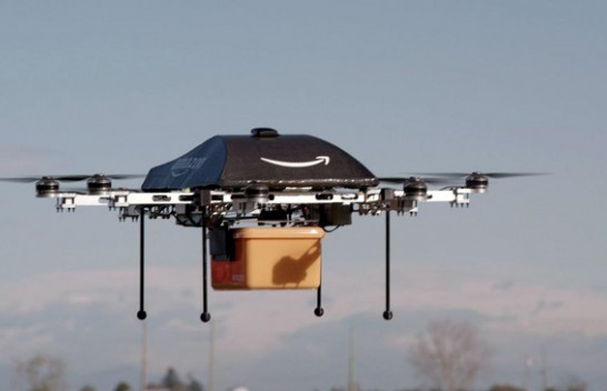 Amazon planifikon të fillojë dërgesat me dronë në fund të vitit