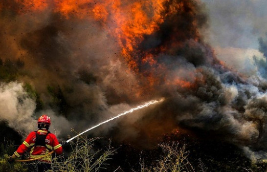 Vala e të nxehtit në Evropë: Zjarret vdekjeprurëse përhapen në Mesdhe