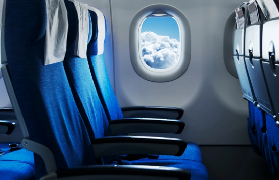 Ja pse nuk duhet t'i vendosni asnjëherë gjërat në xhepin e ulëses së aeroplanit