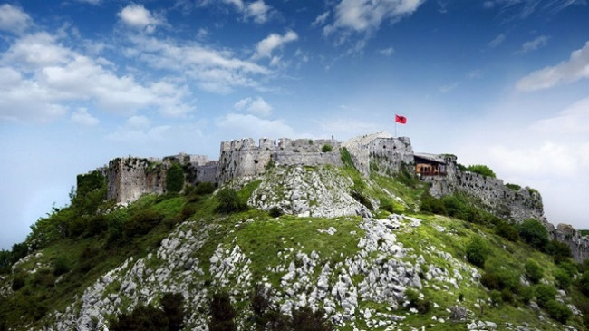 Mbi 60 mijë turistë vizituan Kalanë e Rozafës