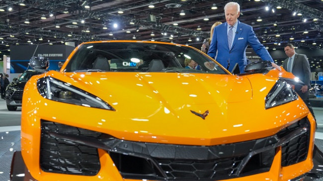 Biden: Do financojmë në ndërtimin e stacioneve të mbushjes për automjetet elektrike në 35 shtete