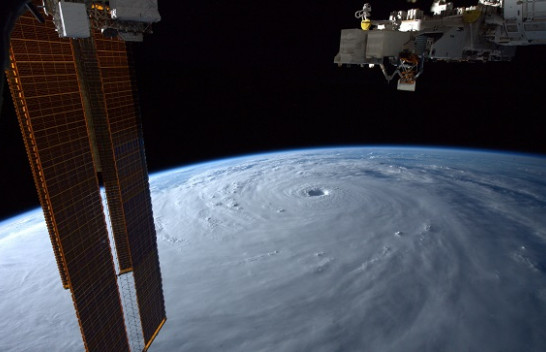 Tajfuni Nanmadol godet Japoninë, pamje nga hapësira