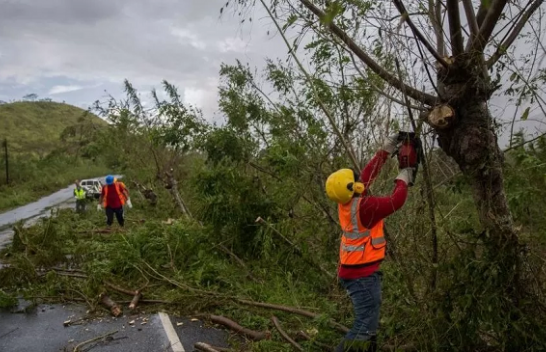 Uragani Fiona godet Bermudën dhe i drejtohet Kanadasë