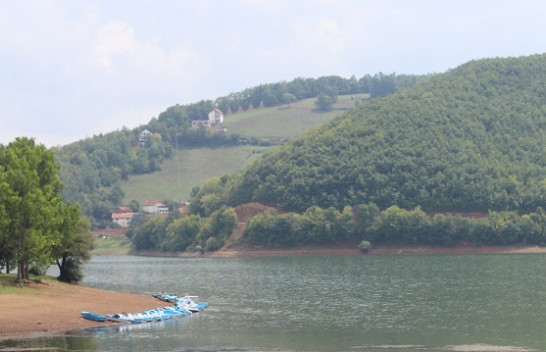 Gjendja e nivelit të ujit në liqenet e Batllavës dhe Badovcit