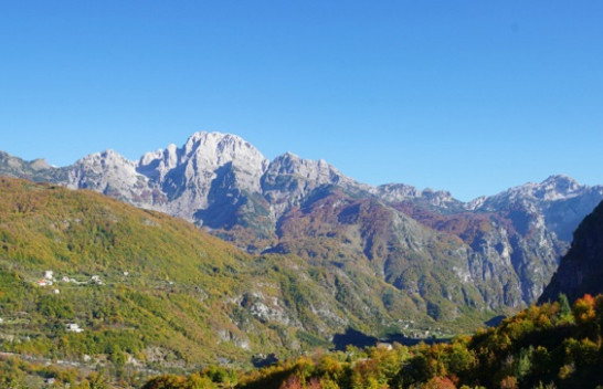 Diell dhe ngrohtë në Shqipëri