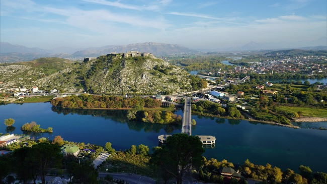 Kthjellime dhe rënie temperaturash, mësoni parashikimin e motit për këtë fillim jave në Shqipëri