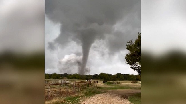 Oklahoma, Teksasi dhe Arkansasi goditen nga tornadot, të paktën dy të vdekur
