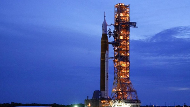 NASA shtyn sërish nisjen e raketës drejt Hënës