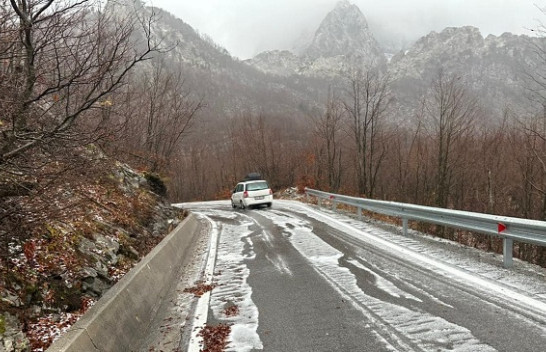 Bie bora e parë në Shqipëri