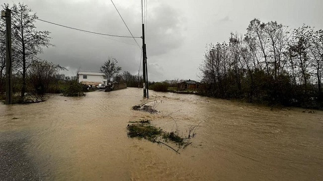 Shiu shkakton vërshime në Deçan