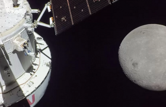 Anija kozmike Artemis e NASA-s mbërrin në Hënë