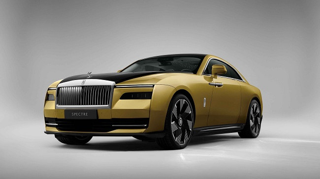 Rolls-Royce thyen rekorde, dorëzon tek blerësit më së shumti vetura në 2022