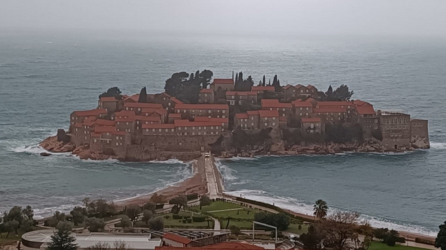Mësoni se ç'mot parashihet të mbajë në Mal të Zi