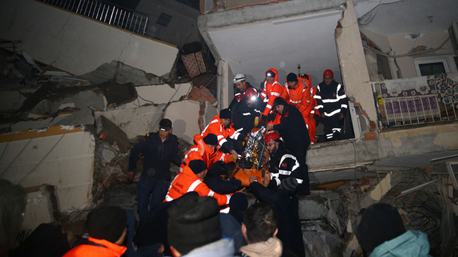 Mbi 4800 të vdekur nga tërmeti në Turqi e Siri