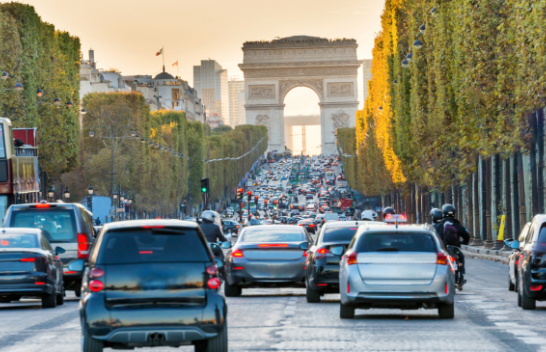 Studim: Zhurma e trafikut rrit presionin e lartë të gjakut