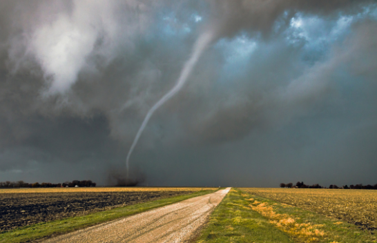 SHBA, mbi 90 milionë banorë nën kërcënimin e tornadove ‘potencialisht të dhunshëm’