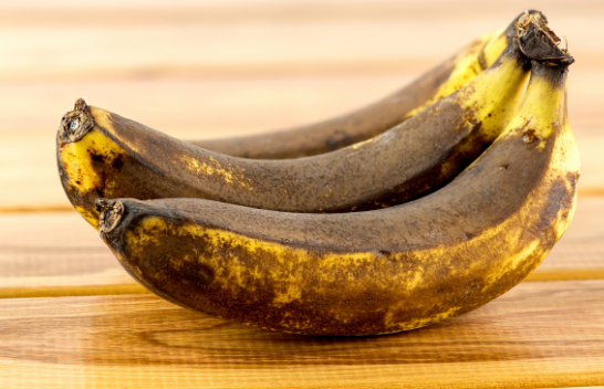 A ju pëlqen të hani banane të pjekura? Pas shikimit të këtij klipi, mund të ndaloni ta bëni atë menjëherë
