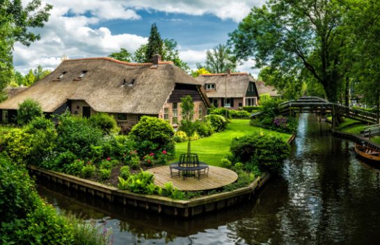 Giethoorn, fshati holandez pa vetura