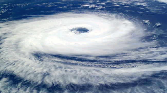Shkencëtarët: Ndryshimet klimatike i bëjnë ciklonet më intensive dhe më shkatërruese