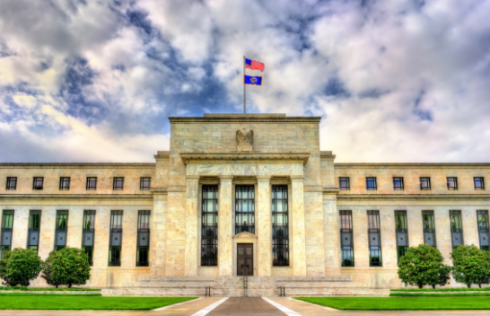 Guvernatori i Fed-it: Ndryshimi i klimës nuk përbën rrezik serioz për stabilitetin financiar të SHBA-së