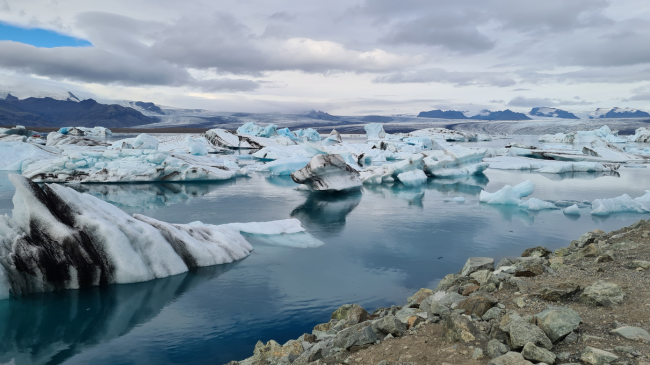 Trashësia e akullit në detin Arktik po tkurret vazhdimisht