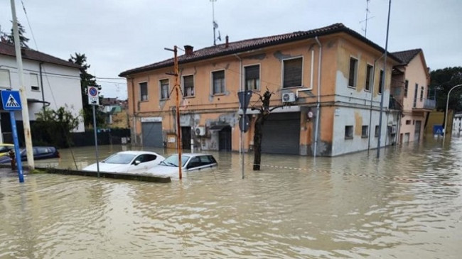 Reshjet e shiut dhe vërshimet shkaktojnë pasoja të rënda në Itali