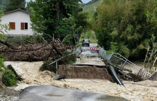 Shkon në 13 numri i viktimave nga përmbytjet shkatërruese në Itali