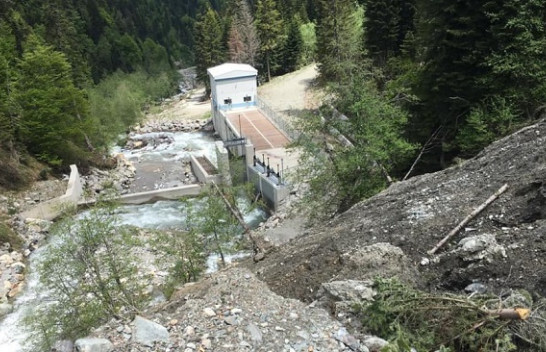 Gjykata Themelore anulon lejet dhe licencat e hidrocentraleve të KELKOS-it në Lumëbardhin e Deçanit