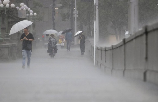 Një i vdekur, tre të zhdukur pas shirave të dendur që goditën Japoninë