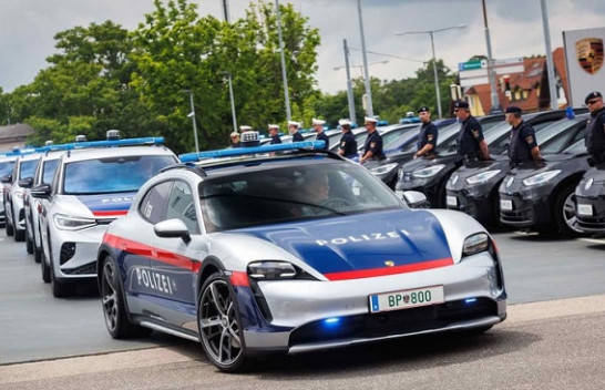 Policia austriake patrullon me vetura elektrike