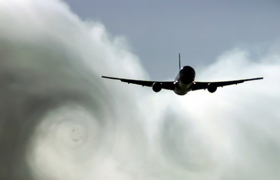 Si krijohen turbulencat dhe a janë të rrezikshme gjatë fluturimit me aeroplan?