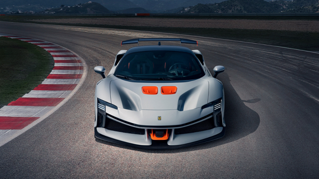 Ferrari prezanton 'bishën' e re