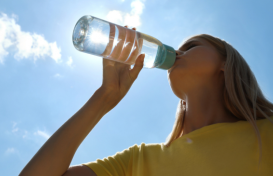 Konsumimi i ujit dhe aktiviteti fizik gjatë motit të nxehtë