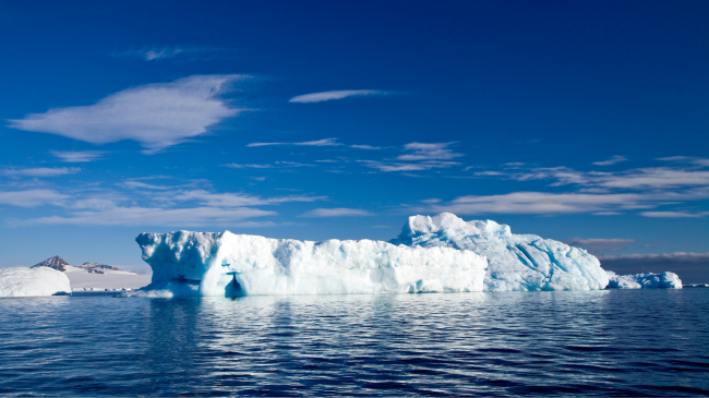 Vala e të nxehtit dhe shkrirja e akullit, më të zakonshme në Antarktidë