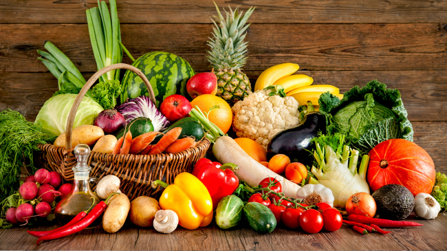 Ky shtet jep fruta dhe perime me recetë në vend të ilaçeve