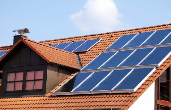 Nga sot qytetarët e Kosovës nuk do të kenë nevojë që të pajisen me leje ndërtimore për vendosjen e paneleve solare
