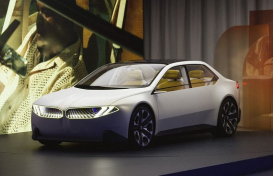 BMW prezanton të ardhmen e veturave elektrike me konceptin Vision Neue Klasse