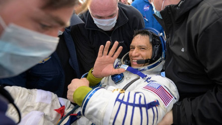 Pasi theu rekord të qëndrimit në hapësirë, astronaut i NASA-s kthehet në Tokë